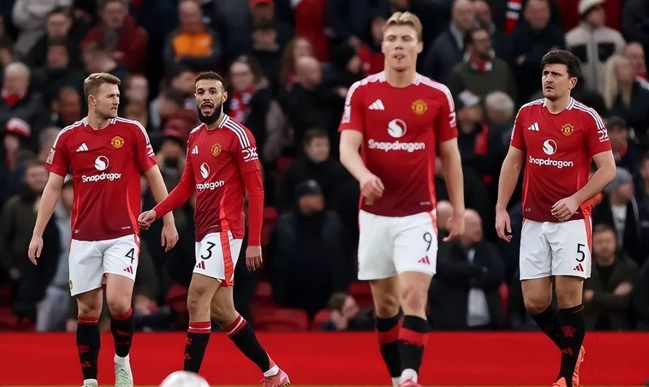 西蒙斯：绝对无意伤害国家队队长范戴克，对我的错误表示道歉（西蒙斯：绝无伤害国家队队长范戴克之意，为失误致歉）