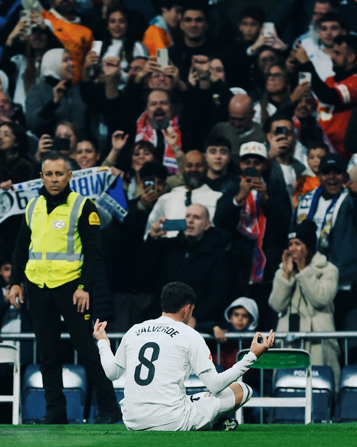 剑南春丨多特3-3斯图加特，昂达夫补时绝平+戴帽，埃姆雷-詹点射