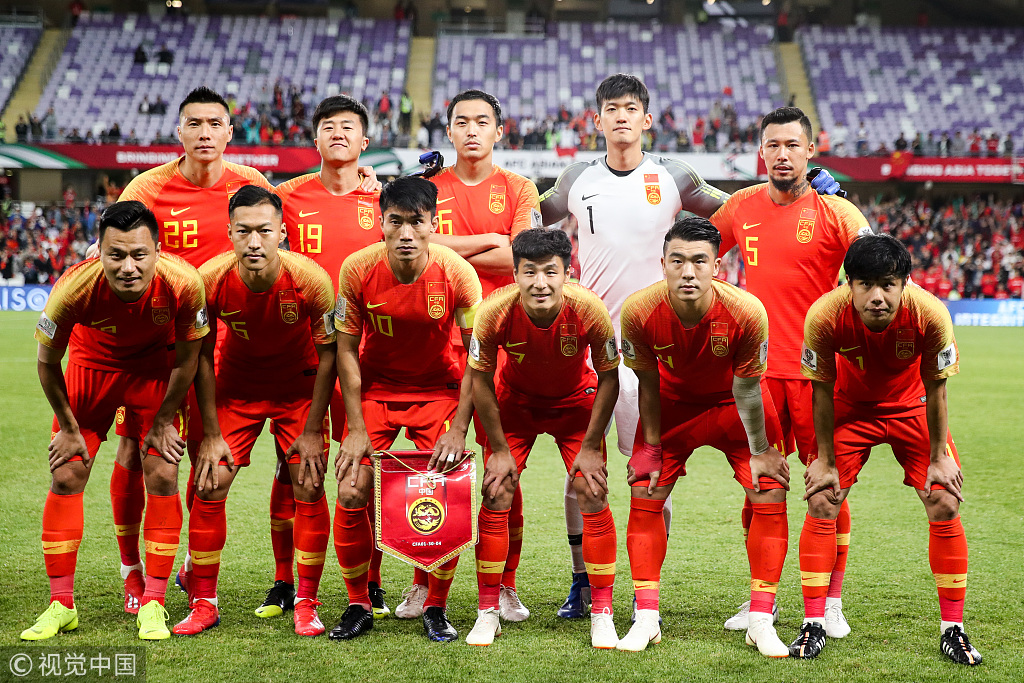 齐达内分享与樊振东切磋的照片：这年轻人球打得着实可以！