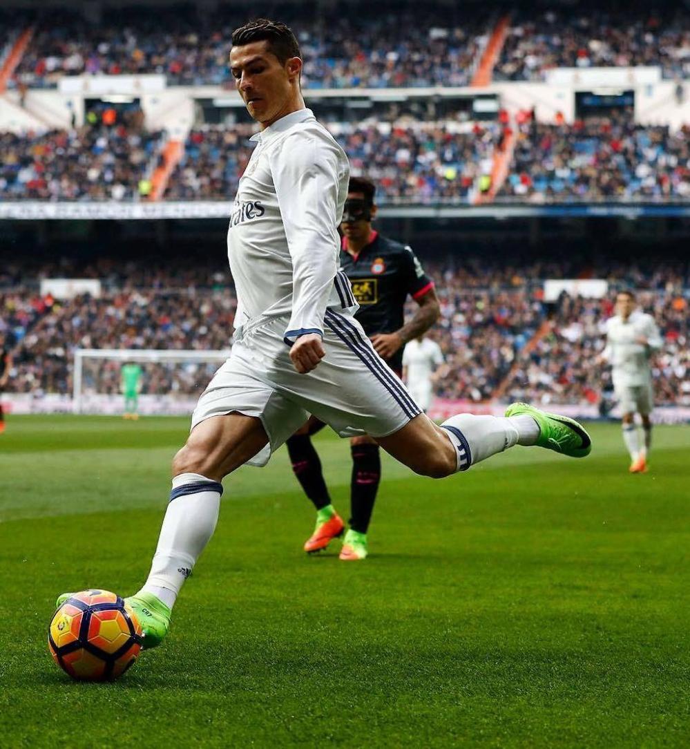 英超半场：福登开场闪击，格瓦迪奥尔破门，曼城2-0利兹联（英超半场战报：福登闪击，格瓦迪奥尔建功，曼城暂2-0领先利兹联）