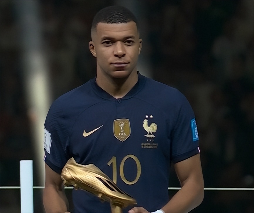 德媒：因哥哥突然去世，RB莱比锡中场坎普尔将退役照顾家人（德媒：兄长骤逝，RB莱比锡中场坎普尔将退役陪伴家人）