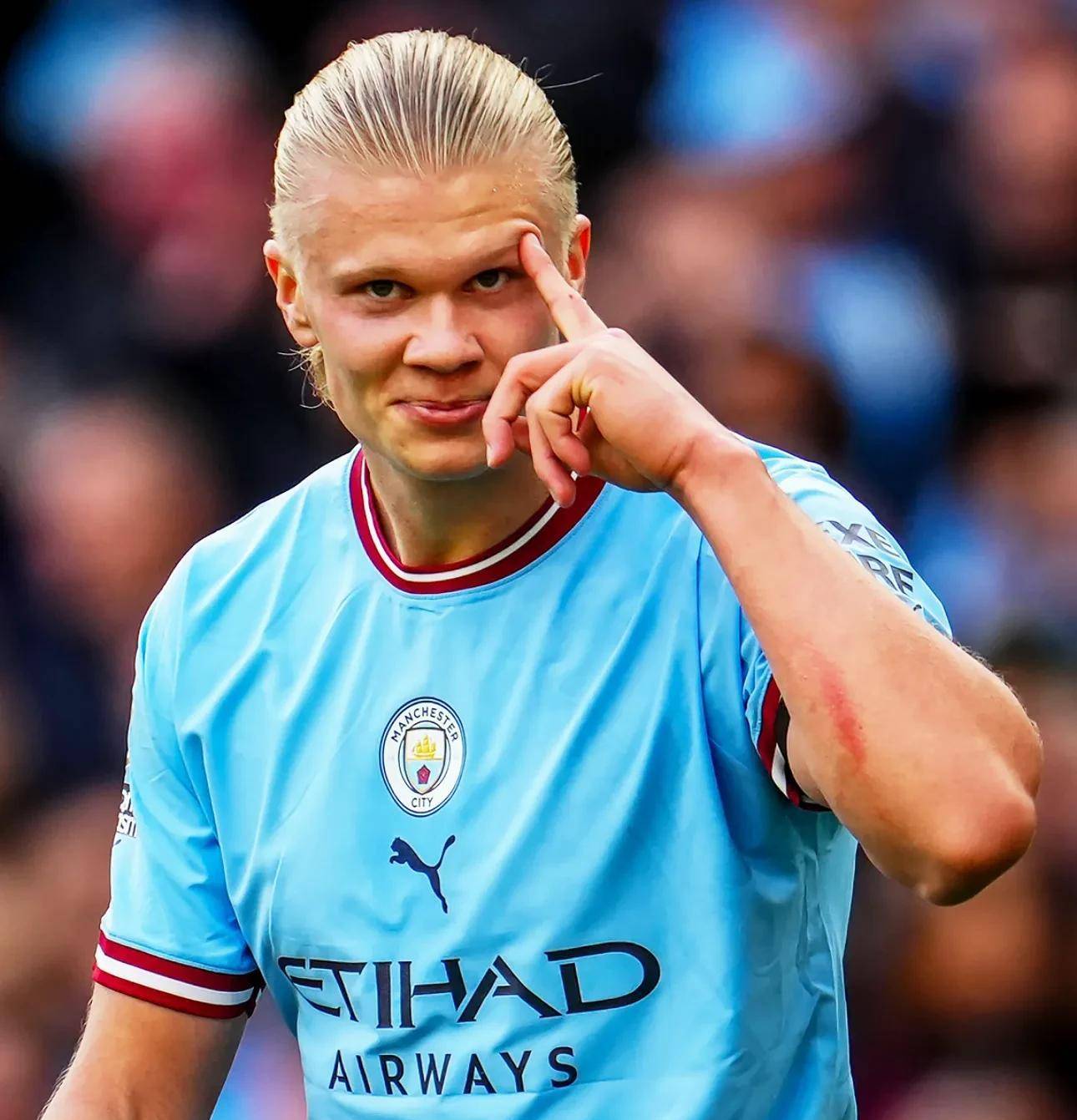 加里·内维尔：切尔西中轴线不够硬，距离赢得英超还很远（加里·内维尔：切尔西缺少强硬中轴，距离英超冠军仍有差距）