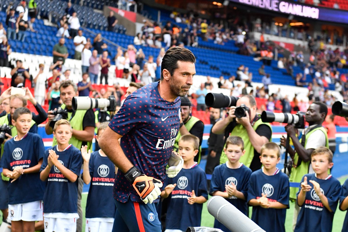 太阳报：萨卡求婚成功，相恋五年女友收超大钻戒（太阳报：萨卡成功求婚，交往五年女友获赠巨型钻戒）