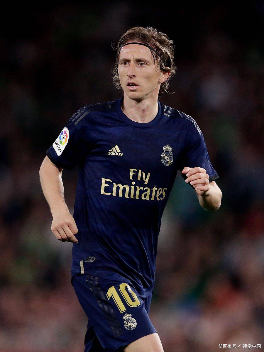 韩K联半场：弗里德约森头槌破门，光州暂1-0蔚山（韩K联半场战报：弗里德约森头球建功，光州暂以1-0领先蔚山）