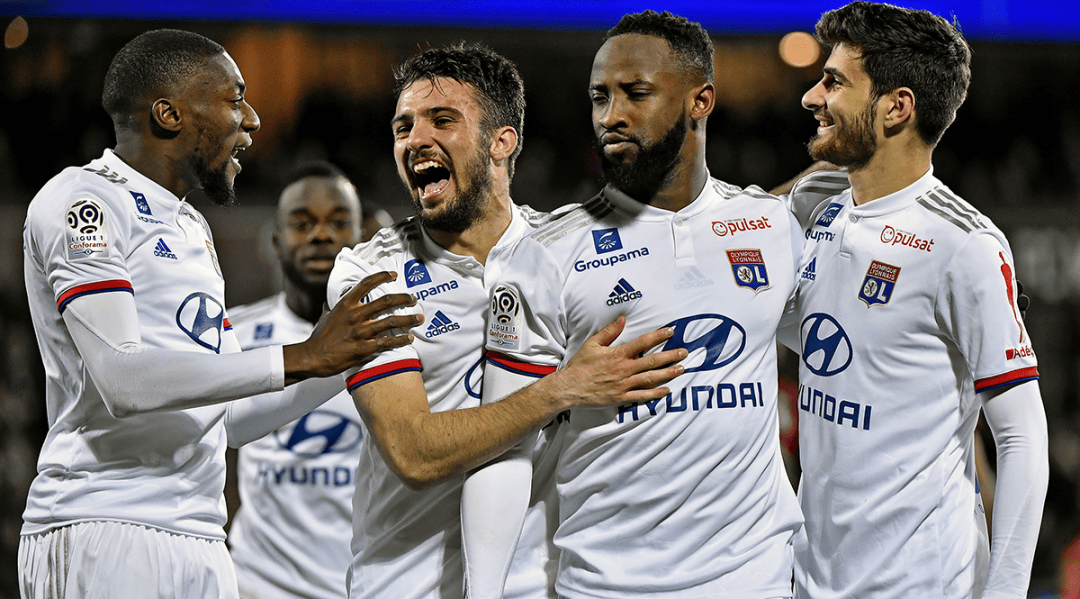 瑞士媒体：一名瑞士裁判涉嫌在女足更衣室偷拍1550小时视频