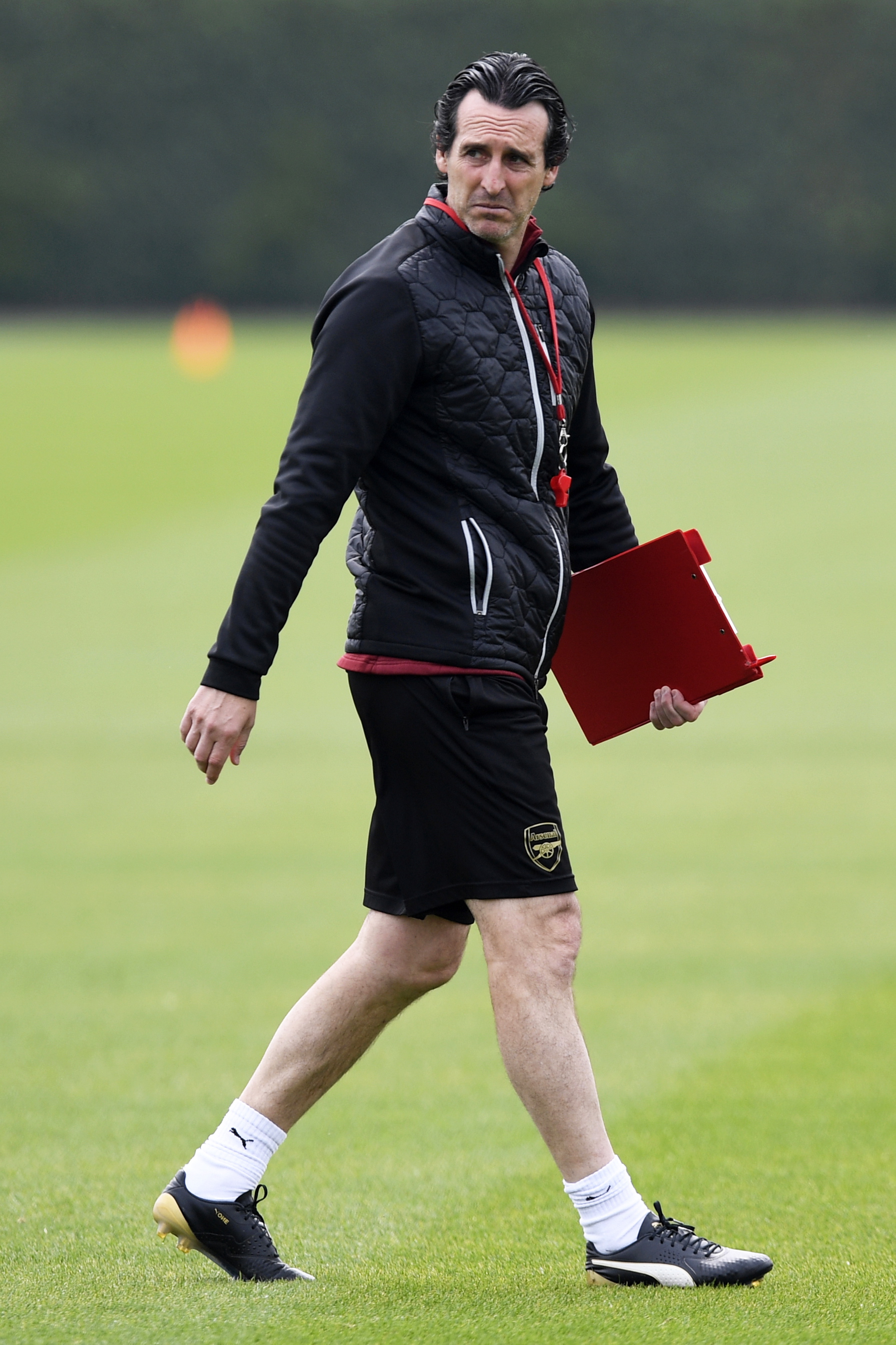 周日竞彩伤停：曼联多位核心缺席，萨索洛遭遇伤病潮侵袭（周日竞彩伤停速报：曼联多名主力缺阵，萨索洛深陷伤病潮）